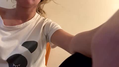 Snapshot of sennya_hayes chatting on September 2025 06:29:01 AM Sennya online show from September 2025 06:29:01 AM