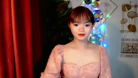 sensational_yeng online show from December 2025 09:33:01 PM
