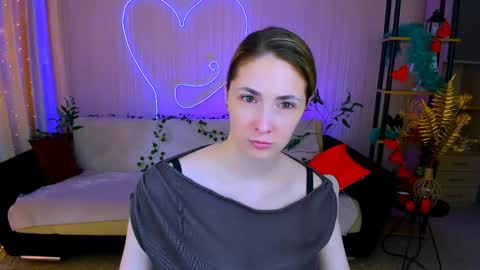 sensitiveheartt online show from May 2026 11:38:01 AM