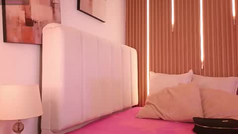 Sensual Kim77 online show from March 2026 01:00:01 PM