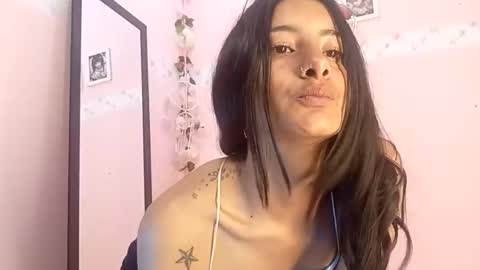 Snapshot of sensual_skinny chatting on November 2025 08:52:02 PM sensual_skinny online show from November 2025 08:52:02 PM