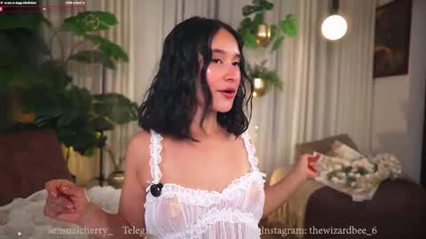 Snapshot of sensualcherry_ chatting on September 2025 01:17:02 AM Maria- OF sensual bee online show from September 2025 01:17:02 AM