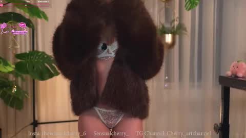 Snapshot of sensualcherry_ chatting on November 2025 12:11:02 AM Maria- OF sensual bee online show from November 2025 12:11:02 AM