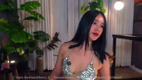 Snapshot of sensualcherry_ chatting on January 2026 12:27:02 AM Maria- OF sensual bee online show from January 2026 12:27:02 AM