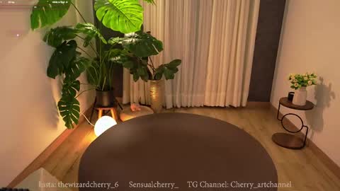 Maria- OF sensual bee online show from May 2026 12:49:02 AM