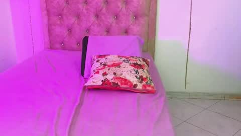 serafina_ online show from January 2025 03:58:01 PM