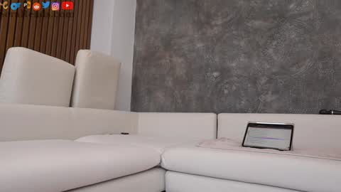 SeraReads online show from September 2025 09:09:01 AM