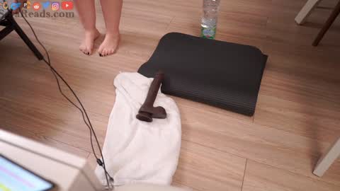 SeraReads online show from October 2025 03:43:01 PM