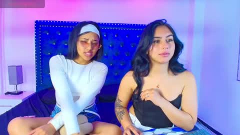 Snapshot of serena_and_zoe chatting on April 2026 07:58:02 PM Serena and zoe online show from April 2026 07:58:02 PM