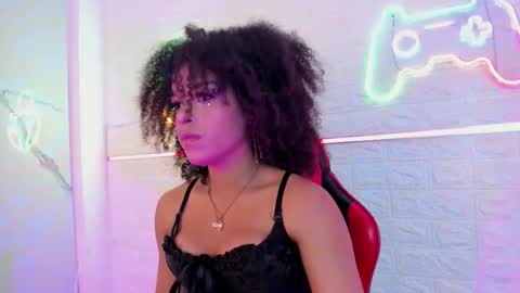 Snapshot of serena_fey chatting on December 2025 12:03:02 PM Serena online show from December 2025 12:03:02 PM