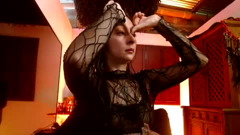 Serena Xyz online show from April 2026 06:03:02 PM