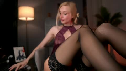 Snapshot of serenagrant chatting on April 2026 01:55:02 AM SerenaGrant online show from April 2026 01:55:02 AM