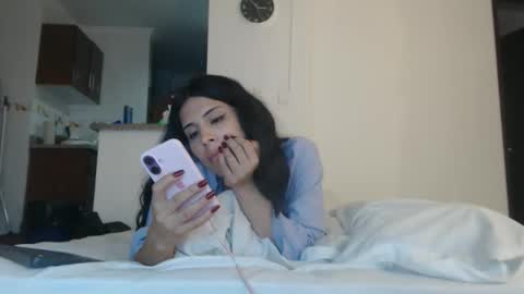 sararoussee online show from December 2025 01:33:02 AM