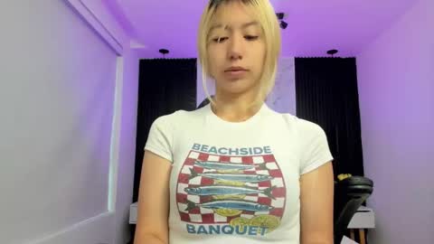 Serene online show from November 2025 11:44:02 AM