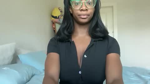 Serenity Bee   online show from April 2026 02:43:02 PM
