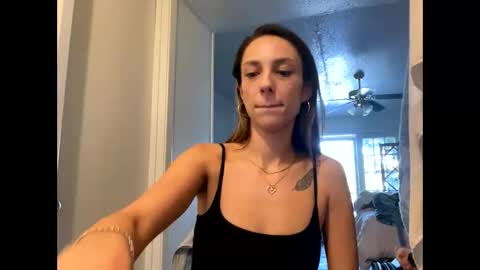 serenityroseee online show from May 2026 10:50:02 PM