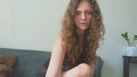 Snapshot of sereta_fin chatting on June 2026 09:26:01 AM Hey Guys and Girls non-binary personalities Im Sereta online show from June 2026 09:26:01 AM