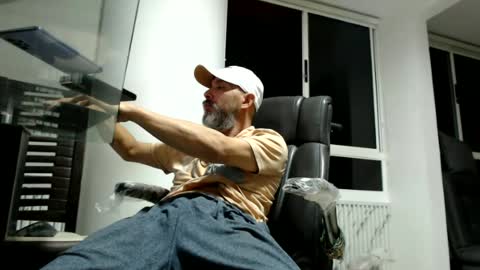 Snapshot of serioyhetero19 chatting on June 2026 12:02:04 AM hetero serio discreto online show from June 2026 12:02:04 AM