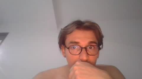 Snapshot of servandomier chatting on March 2026 04:18:01 AM mier online show from March 2026 04:18:01 AM