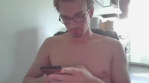 Snapshot of servandomier chatting on April 2026 09:20:01 PM mier online show from April 2026 09:20:01 PM