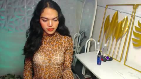 Snapshot of servicedoll18 chatting on November 2025 04:42:02 PM Bella online show from November 2025 04:42:02 PM