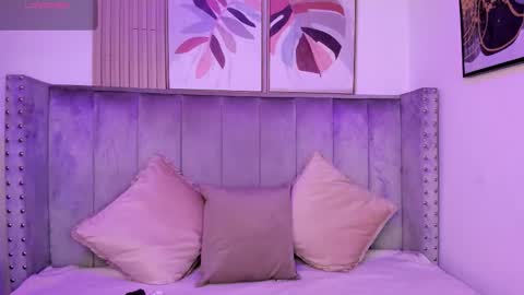 Snapshot of seshat_hitt chatting on September 2025 02:46:01 AM Seshat online show from September 2025 02:46:01 AM