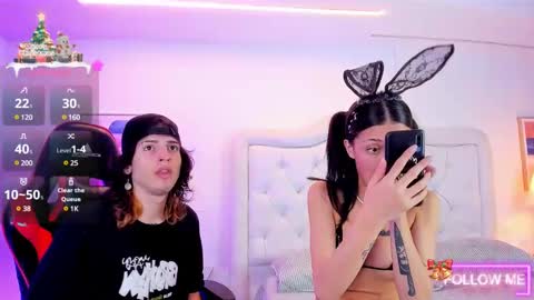 Snapshot of sett_and_gwen chatting on December 2024 08:08:01 PM sett_and_gwen online show from December 2024 08:08:01 PM