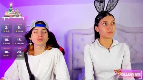 Snapshot of sett_and_gwen chatting on December 2024 08:25:02 PM sett_and_gwen online show from December 2024 08:25:02 PM