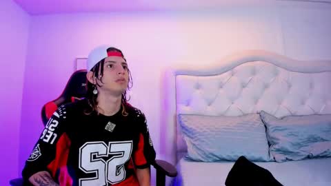 Snapshot of sett_and_gwen chatting on December 2024 09:17:01 PM sett_and_gwen online show from December 2024 09:17:01 PM