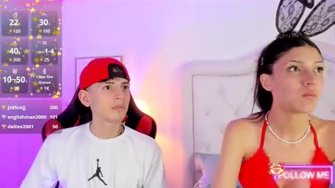 Snapshot of sett_and_gwen chatting on December 2024 06:17:02 AM sett_and_gwen online show from December 2024 06:17:02 AM