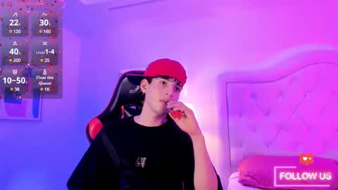 Snapshot of sett_and_gwen chatting on February 2025 08:42:01 PM sett_and_gwen online show from February 2025 08:42:01 PM