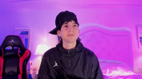 Snapshot of sett_and_gwen chatting on March 2025 04:24:02 AM sett_and_gwen online show from March 2025 04:24:02 AM