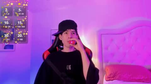 Snapshot of sett_and_gwen chatting on March 2025 04:38:02 AM sett_and_gwen online show from March 2025 04:38:02 AM