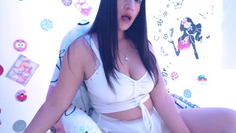 Snapshot of seuctive_woman57 chatting on January 2025 04:30:02 PM samy online show from January 2025 04:30:02 PM