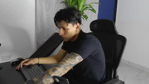 sex_love_sweat online show from May 2026 02:49:02 AM