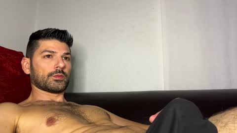 Lucenzo  online show from November 2025 05:23:01 PM