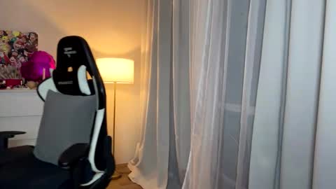 Snapshot of sexmoon11 chatting on October 2025 04:08:01 PM My name is Mia whats yours online show from October 2025 04:08:01 PM