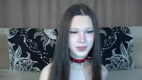 Snapshot of sexpired_princess chatting on September 2025 01:06:02 AM Nextdoor Princess online show from September 2025 01:06:02 AM