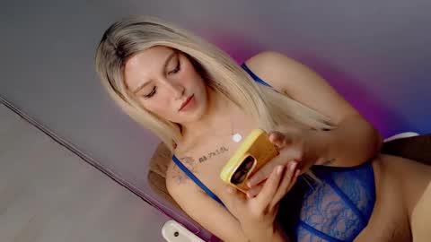 Snapshot of sexual_desire22 chatting on February 2025 03:53:01 AM Britney Allen online show from February 2025 03:53:01 AM