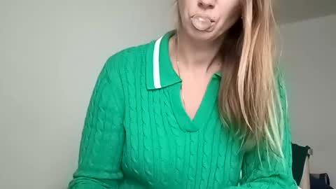 Snapshot of sexualangel chatting on December 2024 11:56:02 AM Verona online show from December 2024 11:56:02 AM