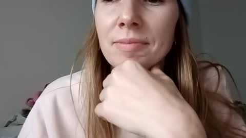 Snapshot of sexualangel chatting on December 2024 10:51:02 AM Verona online show from December 2024 10:51:02 AM