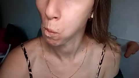 Snapshot of sexualangel chatting on December 2025 07:35:01 AM Verona online show from December 2025 07:35:01 AM