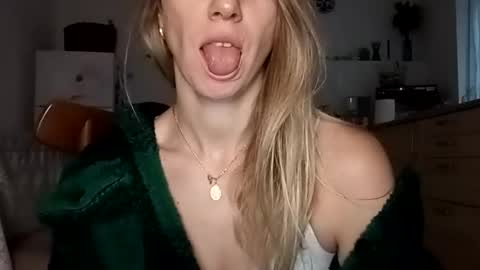 Snapshot of sexualangel chatting on December 2025 07:24:01 AM Verona online show from December 2025 07:24:01 AM