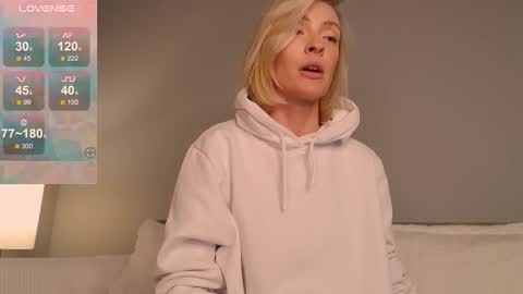 Ray  New video in bio online show from October 2025 08:16:02 PM