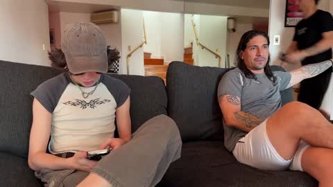 Andrea online show from December 2025 08:25:01 PM