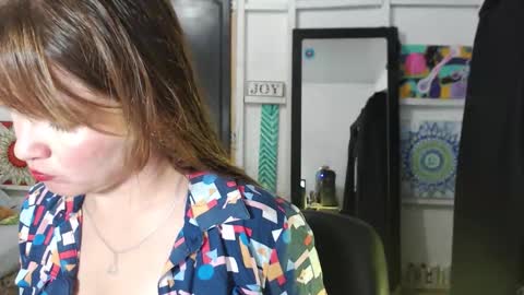 Snapshot of sexwwoman chatting on September 2025 09:18:01 PM CHIARA online show from September 2025 09:18:01 PM