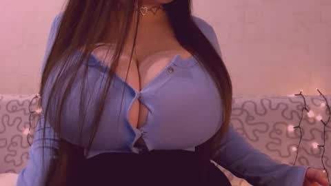 Julia online show from November 2025 05:13:02 AM