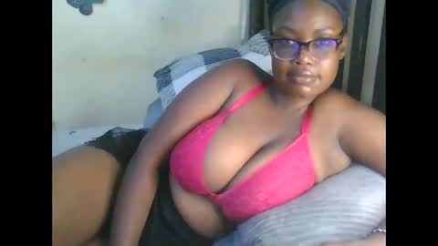 Snapshot of sexxy_mish chatting on April 2026 05:16:02 AM sexxy_mish online show from April 2026 05:16:02 AM