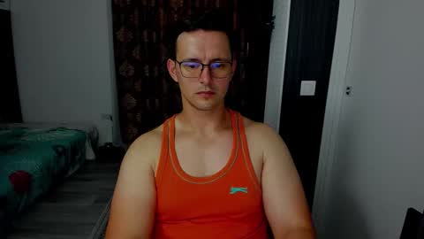 Sexxymuscles4U online show from September 2025 12:05:02 PM