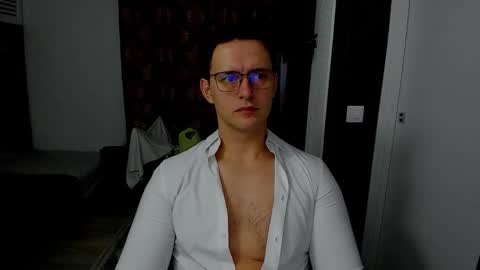Sexxymuscles4U online show from December 2025 08:34:01 AM